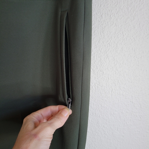 Athleta Endless High Rise Pant Olive Green Athleisure Stretch Casual Ladies 8. - Picture 4 of 8